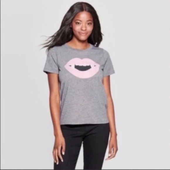 NWT Grayson Threads Vampire Fangs Tee - Picture 1 of 5